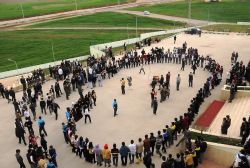 İmam Hatip öğrencilerine kızlı erkekli halay çektirdiler