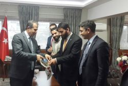 Evrensel Hafızlar Derneği'nden Vali Taşyapan'a ziyaret