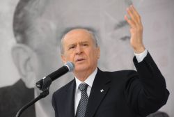 Bahçeli yeniden genel başkanlığa seçildi