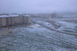 Erganililer sabaha kar yağışıyla uyandı