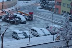 Siirt’e yağan kar nedeniyle 80 köyün yolu kapandı