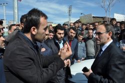 İşten çıkarılma endişesi taşıyan işçilerden eylem