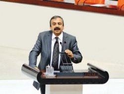 Sırrı Süreyya'dan Süleyman Demirel resti