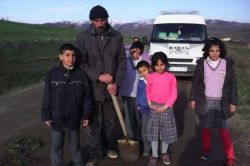 Köylünün yol çilesi bitmiyor