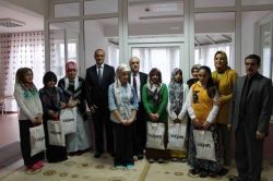 Bingöl  Müftüsü Mecit Can, çocukları sevindirdi