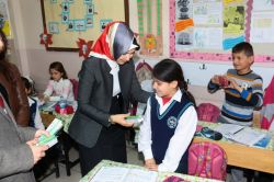 Şırnaklı öğrencilere diş macunu ve fırçası dağıtıldı