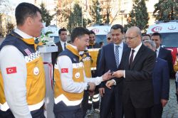 Bakan Şimşek Batman'da 6 ambulansın teslim törenine katıldı