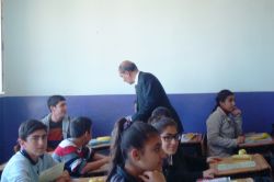 Diyarbakırlı öğrencilere meyve dağıtıldı