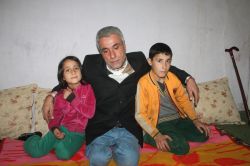 Suriyeli engelli adam yardım eli bekliyor