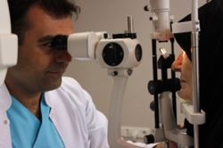 Migren göz hastalıklarına yol açıyor!