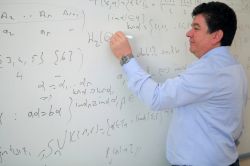 "Mevcut müfredat matematiği öğretmiyor"