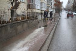 Siirt'te yağmur suları ev ve işyerlerini bastı