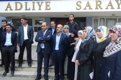 Eliveren, kardeşlerin cinayetiyle ilgili polislerin yargılanmasına devam edildi