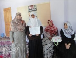 Hem Kuran'ı Hem de Okuma Yazmayı Öğrendiler