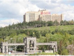 DÜ Eğitim Fakültesine Ses Bombası Atıldı