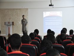 Öğrencilere ‘İletişim ve Bilinçli Medya Kullanımı’ semineri