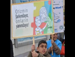 Tatvan’da “Otizm Farkındalık Günü”  yürüyüşü