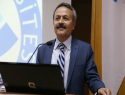 ASÜ’de “Kariyer Zirvesi Konferansı” yapıldı