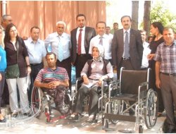 Mavi Kapaklar ile İki Engelliye Daha Sandalye Alındı