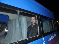 Babasını öldüren ünlü sanatçı tutuklandı