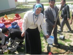 Gül Dikmek Başka Bir Anlam İfade Etti