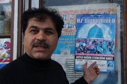 Kutlu Doğum etkinliğinin afişi bir yıldır işyerinde asılı duruyor