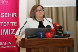 Gaziantep Belediye Başkanı Fatma Şahin, basınla bir araya geldi