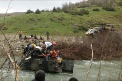 Bingöl’de askeri araç kaza yaptı: 12 yaralı