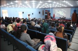 Ağrı’da ‘Koruyucu Flor Vernik ve Diş Sağlığı’ konferansı düzenlendi