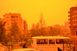 Viranşehir’de toz bulutunun etkisine girdi