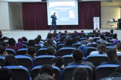 Batman’da “İnternet ve Bilinçli Medya Kullanımı” semineri