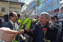 Gaziantep İl Müftülüğü Kutlu Doğum anısına gül dağıttı foto