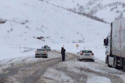 Bingöl’de Nisan’da kar sürpriz yaptı