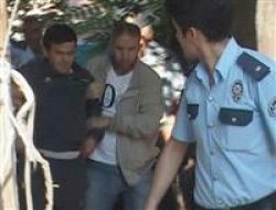 Şizofren Hastası, Kardeşini 15 Yerinden Bıçakladı