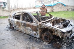 Ağrı’da araç yakmalar yeniden başladı foto video