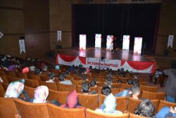 Batman'da Siyah Beyaz Zehir tiyatro oyunu sahnelendi