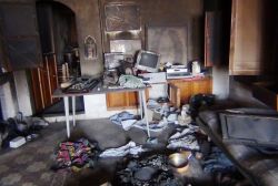 Hırsızlar, Mardin Latifiye Mahallesi’nde tarihi binayı soyup ateşe verdi video