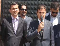 Malazgirt Ortaokulu Müdürü Süleyman Mihricihan’ın darp edilmesi protesto edildi foto