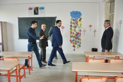 Kozluk’ta yapımı tamamlanan okul incelendi