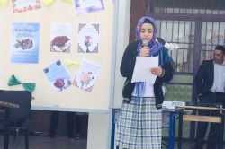 Ortaokul öğrencilerinden Kutlu Doğum programı