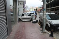 Van Şerefiye Mahallesinde görme engelli vatandaşa araç engeli