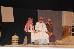 Dicle Üniversitesi’nde anne baba beni bırakma tiyatro gösterimi foto video