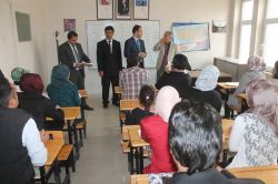 Kızıltepe Kaymakamı Erdoğan Turan Ermiş, Suriyeli öğrencileri ziyaret etti video