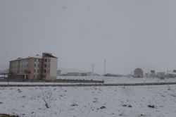 Tatvan güne karla uyandı video