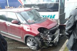 Bingöl’de otobüs ile otomobil çarpıştı: 3 yaralı