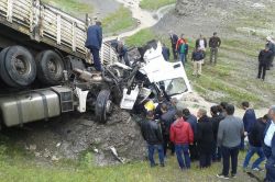 Şırnak’ta Tamas rampasında TIR şarampole yuvarlandı: 1ölü