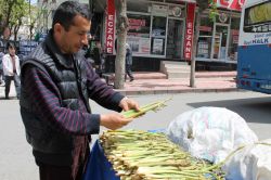 Siirt’te yayla muzu,uçkun(rûbês) tezgâhtaki yerini aldı