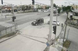 Tarsus'taki trafik kazaları MOBESE’lere yansıdı foto video