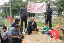Sevenlerinden Riyad Güneş’in kabrine ziyaret foto video