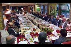 Ağrı valisi, işadamları ile yemekte buluştu